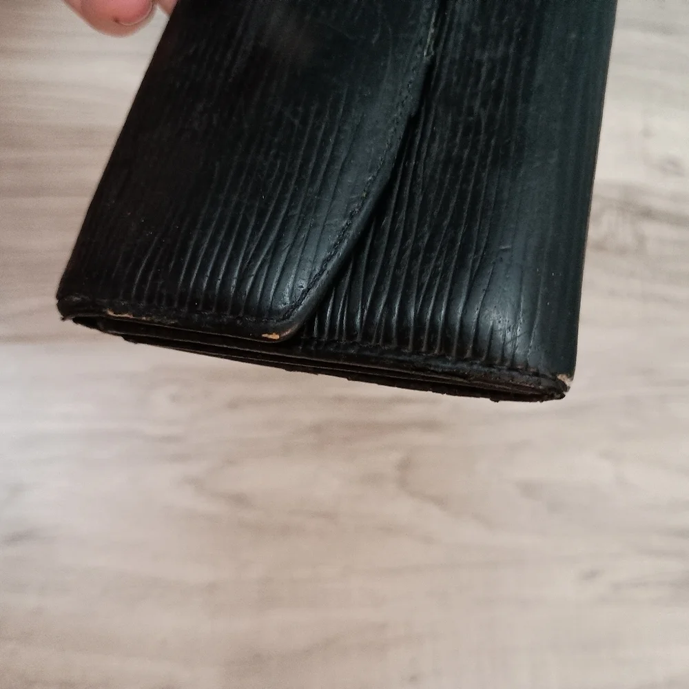 Louis Vuitton Wallet Purse Coin Case Epi Black Leather unisex